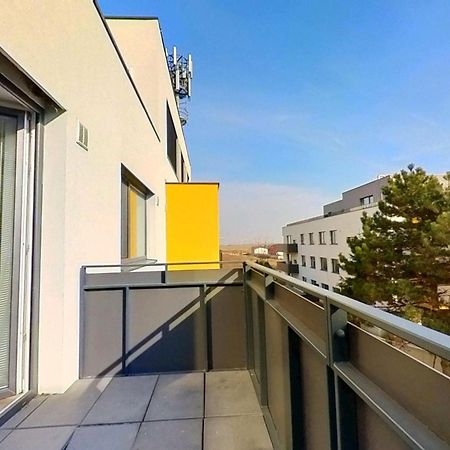 Air-Conditioned 2 Room Apartment, With Terrace, Rovinka, 302 Exterior foto