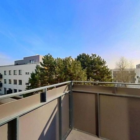 Air-Conditioned 2 Room Apartment, With Terrace, Rovinka, 302 Exterior foto