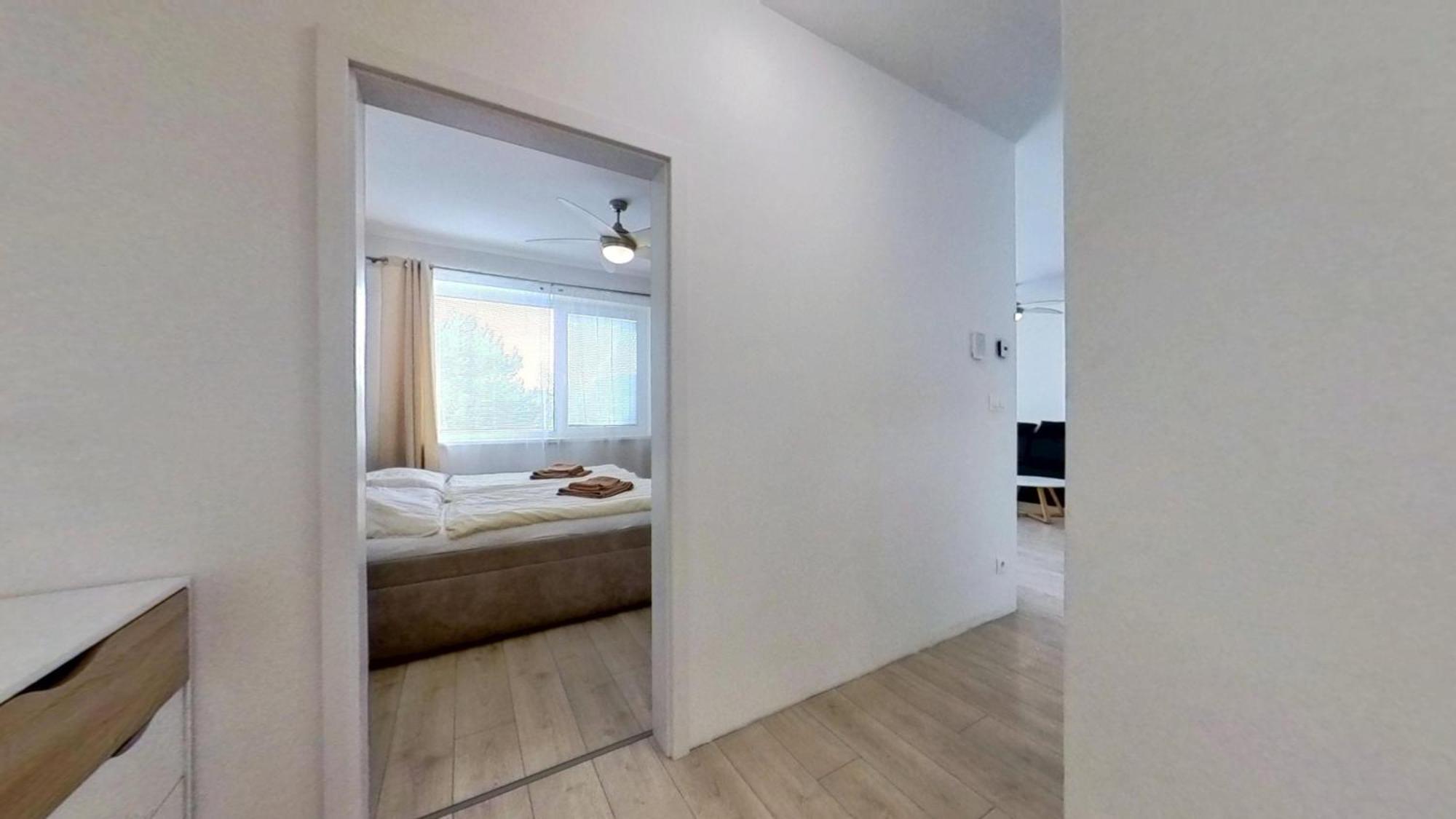 Air-Conditioned 2 Room Apartment, With Terrace, Rovinka, 302 Exterior foto