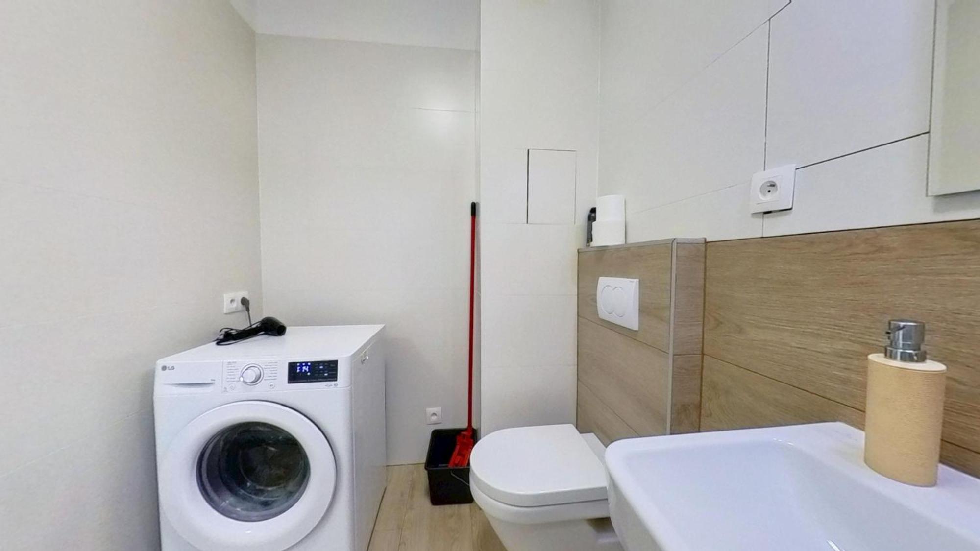 Air-Conditioned 2 Room Apartment, With Terrace, Rovinka, 302 Exterior foto